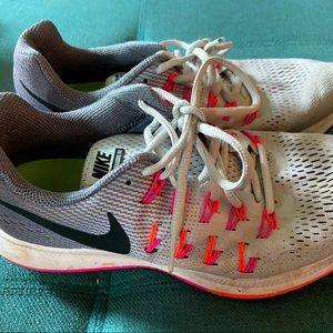 Women’s Nike Zoom Pegasus 33 Running Shoes